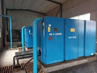 三臺10立方螺桿空壓機保養(yǎng)維護完成！