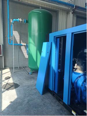 優(yōu)耐特斯兩級壓縮空壓機