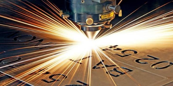 激光切割專用空壓機(jī)，為激光切割設(shè)備提供高品質(zhì)的壓縮空氣